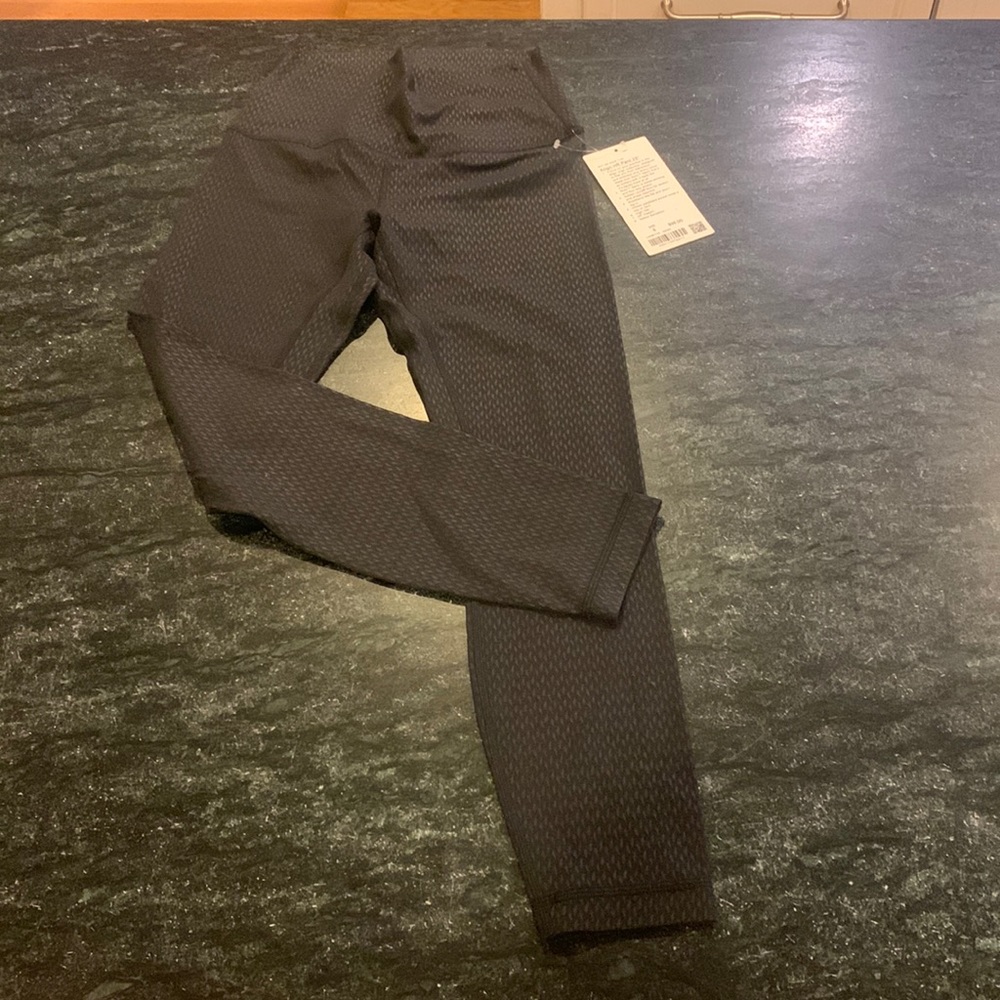 Lululemon Align HR Pant 25”, size 6, NWT